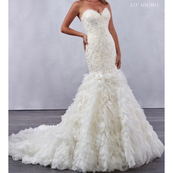 Wedding dress - Picture 1 of 3
